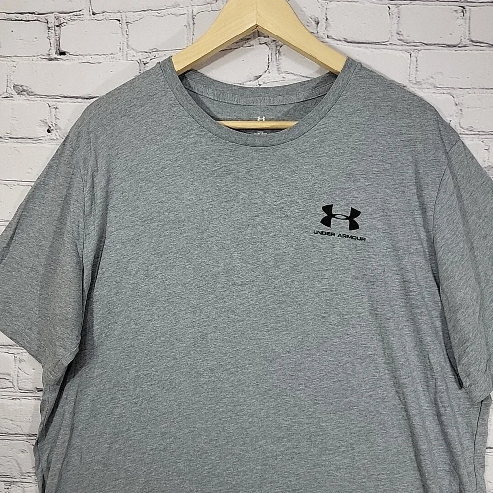 Under Armour good preowned